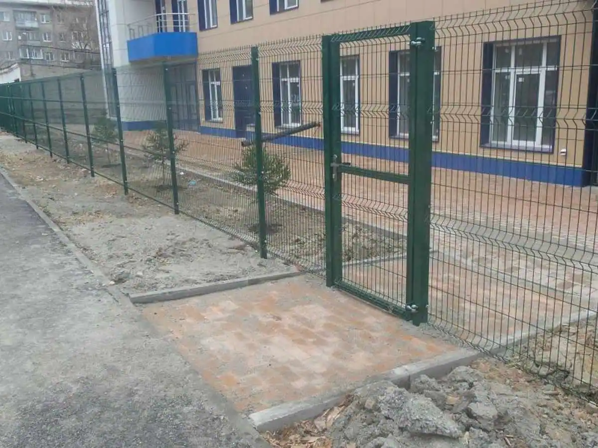 3D заборы для школы 60 метров высота 1,8м